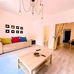 Downtown Spacious Retreat