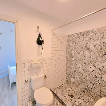 公寓 Downtown Spacious Retreat