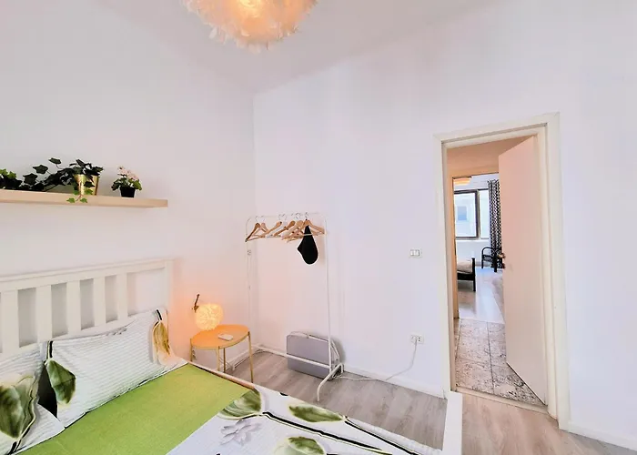 아파트 Downtown Spacious Retreat 부쿠레슈티