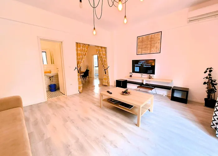 Downtown Spacious Retreat 부쿠레슈티
