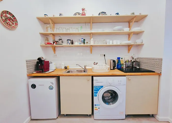 Downtown Spacious Retreat *