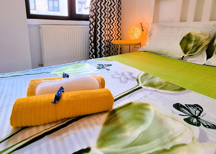 Lägenhet Downtown Spacious Retreat