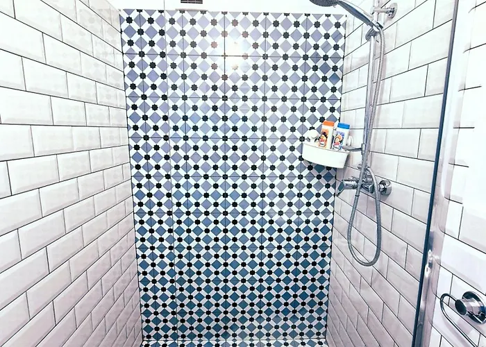 Downtown Spacious Retreat * Bukareszt