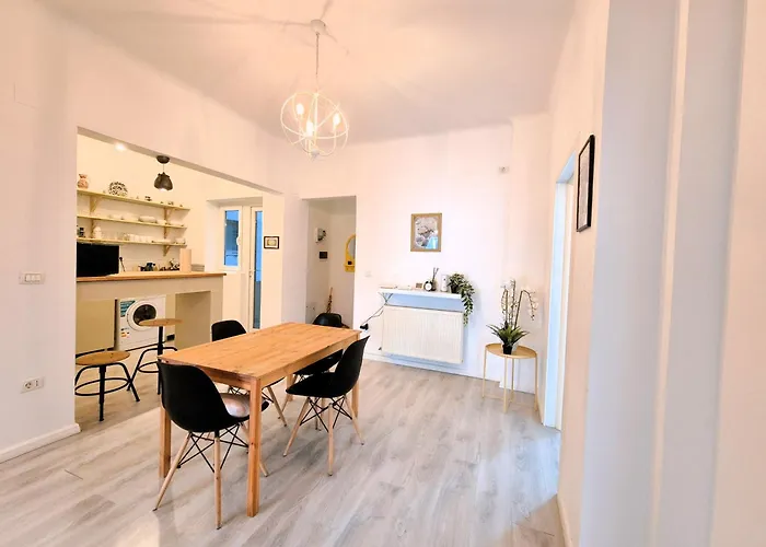 Downtown Spacious Retreat *