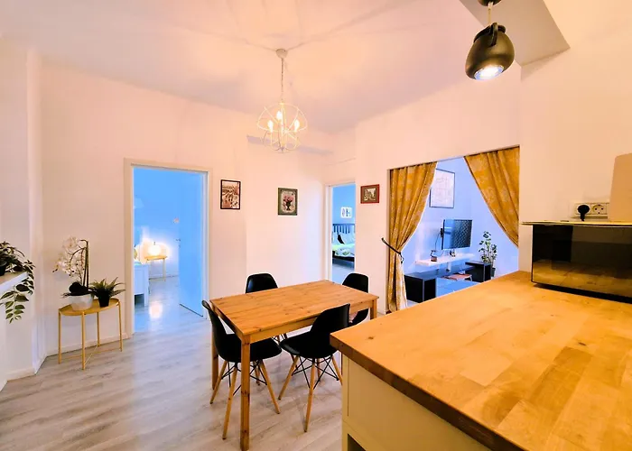 Downtown Spacious Retreat * Bukareszt