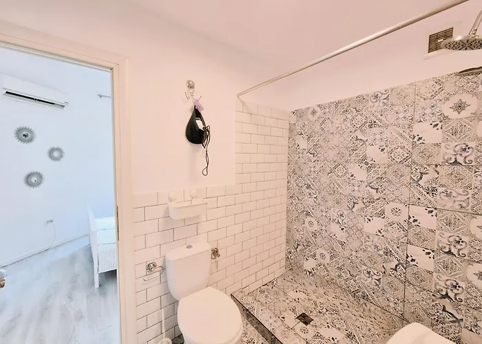 Downtown Spacious Retreat *