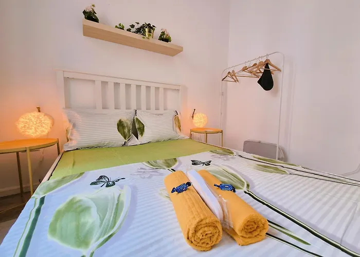 公寓 Downtown Spacious Retreat